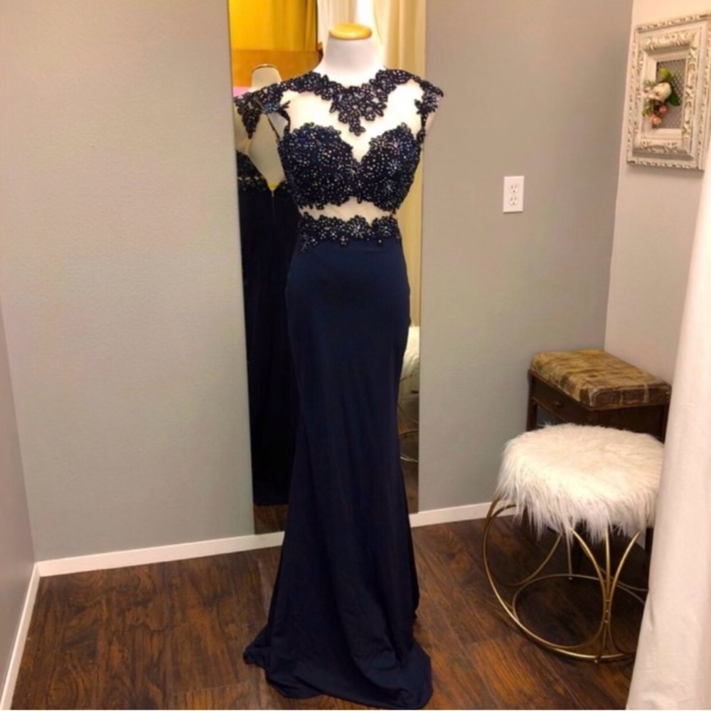 *SALE* NWT JVN by Jovani 👗